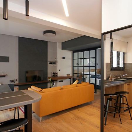 Tom'S Bachelor Pad Apartment Tesalonika Bagian luar foto